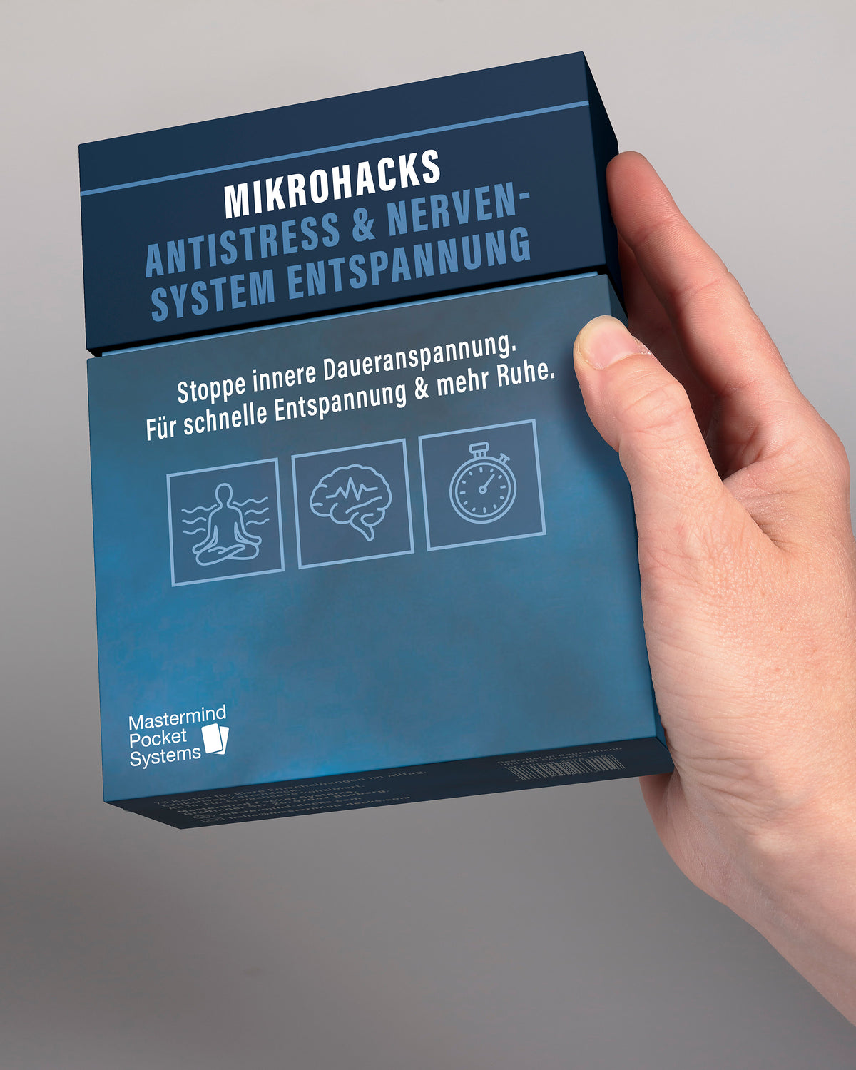 Antistress Kartendeck in einer Hand, kompakte Box für Schreibtisch, Tasche und unterwegs